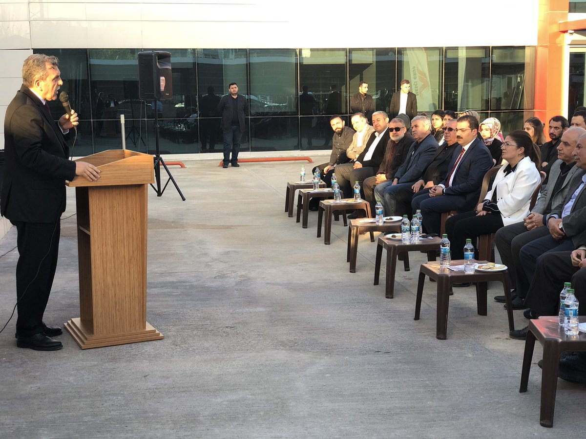 vildan__polat's tweet photo. Tevazu, Samimiyet ve Gayretle..
B.B.B Adayı @zabeyazgul ve Haliliye B.B Adayı @mcanpolatnet ile Birlikte Mesçi Ailesinin Düzenlediği Destek Toplantısına Katıldık,Desteklerinden Dolayı Teşekkürler.
@RT_Erdogan @Akparti @akpartiurfa #GönülBelediyeciliği #MemleketİşiGönülİşi https://t.co/wHqfac9nz2
