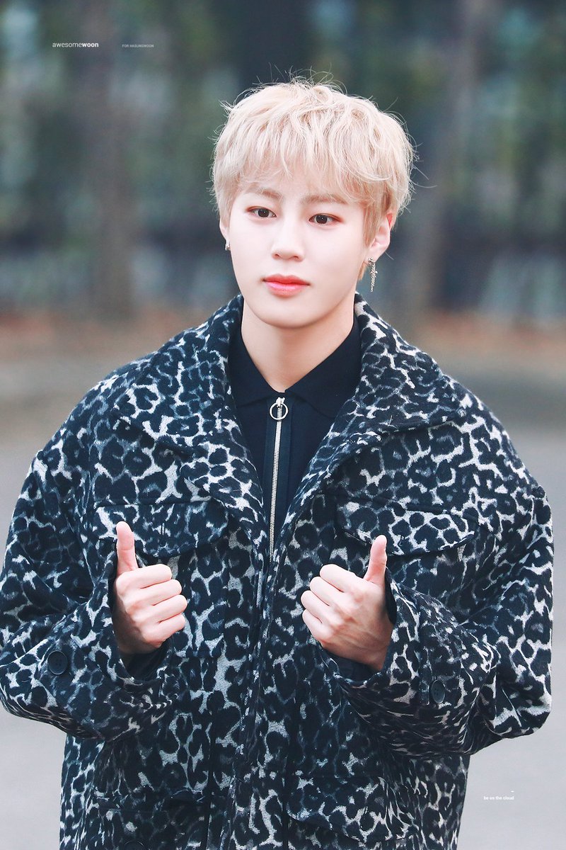 성운이 행복이 하늘 행복 ♥

#대왕구름_하성운_생일축하해
#HAPPY_HABIRD_DAY

cfile219.uf.daum.net/original/99EFA…
cfile226.uf.daum.net/original/99ACA…
cfile217.uf.daum.net/original/99134…
cfile231.uf.daum.net/original/99F46…