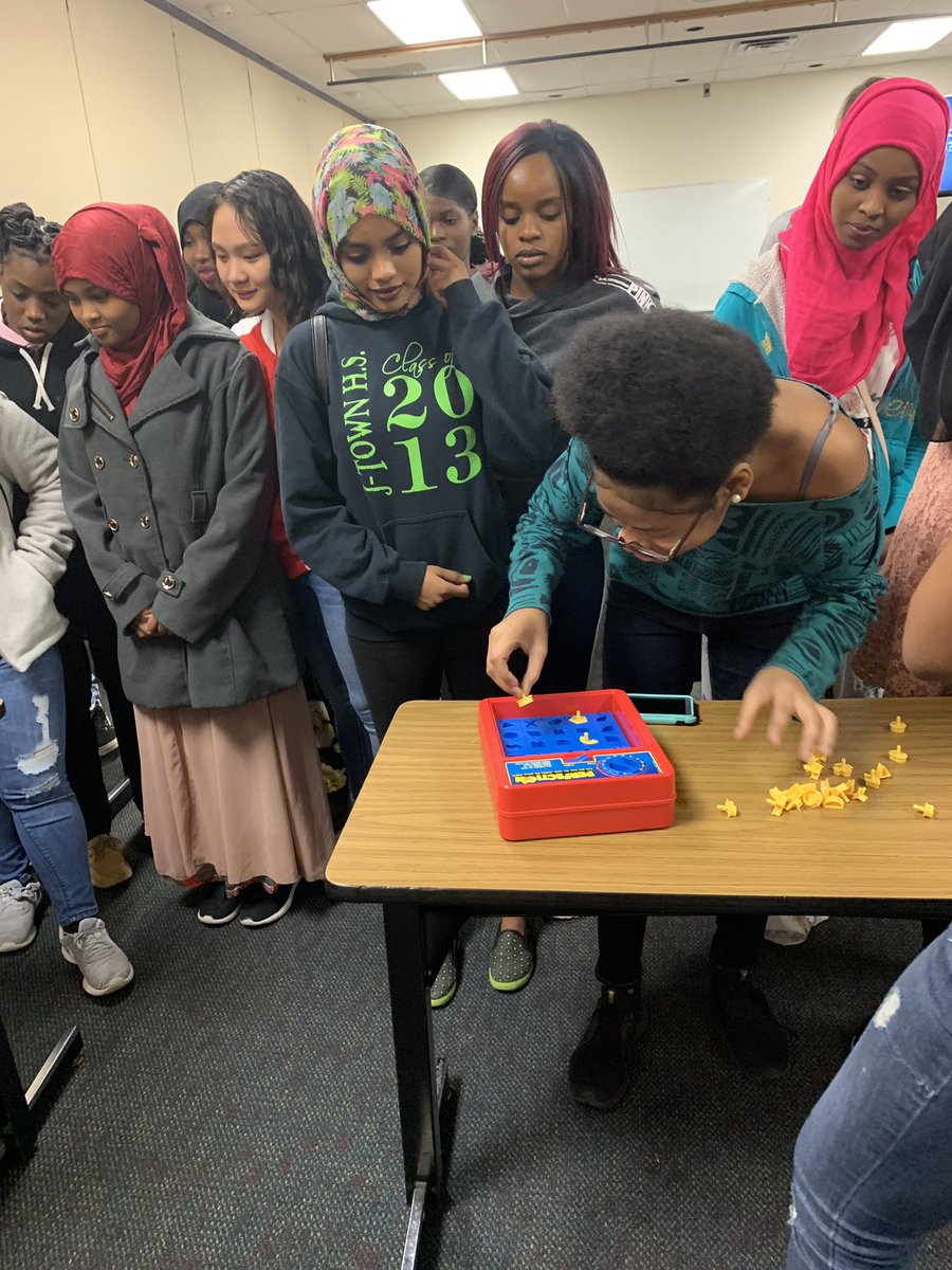CarmenBellefant's tweet photo. @IROQUOIS_HS Ss experiencing what it is like to working under pressure @SullivanU. #YourFutureStartsNow #IroquoisBelieves @CarlaKent_1 @clay_holbrook @AcademiesofLou @JCPSKY @JCPSAsstSuptTR https://t.co/iMmJCLaq48
