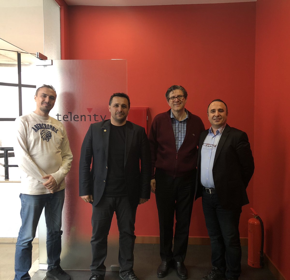 FerhatSolhanMLT's tweet photo. @iauyenimedya ve @iaugrsl bölümleri olarak @Telenity CEO’su İlhan Bağören’le dış paydaş toplantısı gerçekleştirdik. Staj, istihdam, yeni ders önerileri konularında iş birlikteliği kararı alındı. Katkılarından dolayı kendilerine teşekkür ederiz #iauyenimedya #iaugrsl @YenginDeniz https://t.co/H5yFEHewWY