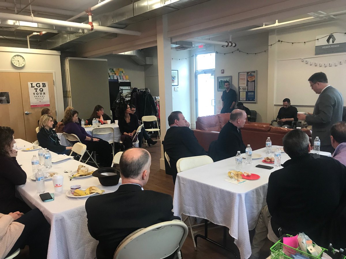 WeberRenew's tweet photo. Thank you to everyone who attended our packed breakfast welcoming #addiction researchers from @Stanford. Proud to work with @ricares1 to welcome them to #RI. #recovery @RIBHDDH @AnchorRI @RIHEALTH @tomcoderre @GovRaimondo @TheProvCenter @PreventOD_RI @HealthyBrown @HealthyPVD https://t.co/CNKEJce9On