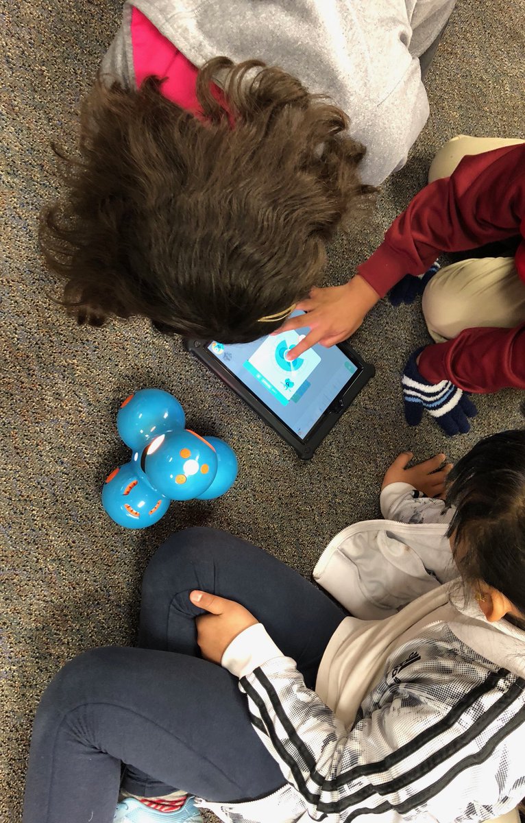 techteacher78's tweet photo. Using the Blockly App to program a robot! Tech specials rocks! ⁦@AliefTech⁩ @ChancellorComet https://t.co/FXCqPFobSV