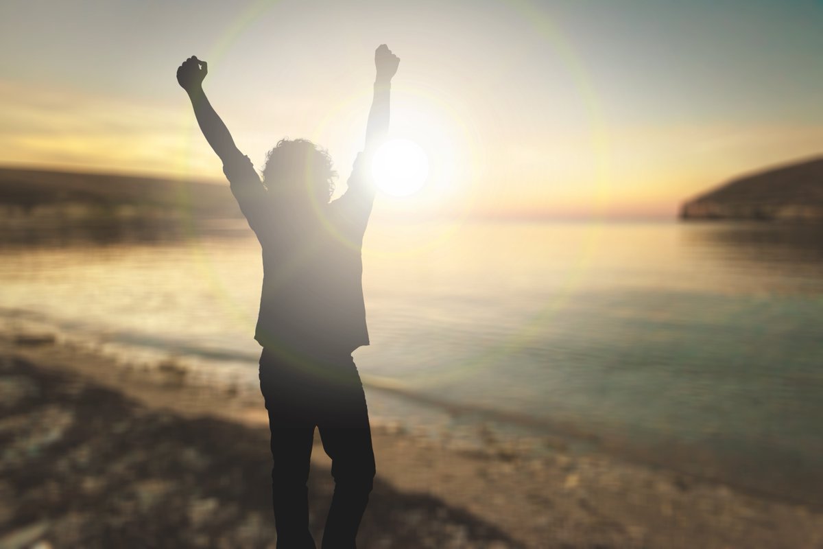 upstreamdrinks's tweet photo. “Waking up this morning, I smile. Twenty-four brand new hours are before me. I vow to live fully in each moment.” ―Thich Nhat Hanh #Upsteam #LiveforToday #Refreshingyourway https://t.co/TnoR8ELACL