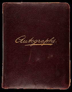 WW1_Diary's tweet photo. This autograph book, once owned by Nurse Marion Walker, holds many poems. On one of the pages is a poem by a Pte. T. Evans. We believe that Marion later married this soldier in 1921. Was the poem written about Marion, we like to think so. #WorldPoetryDay #WW1 @ossettfallen https://t.co/hYzpkggYh8