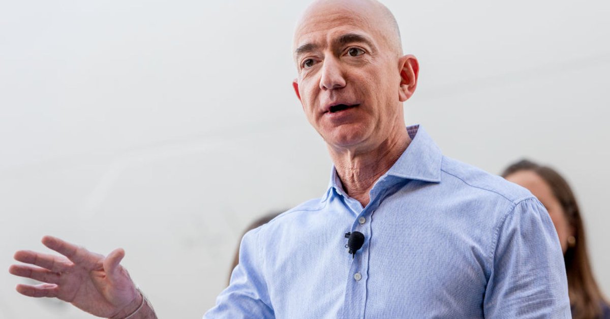 junglescout's tweet photo. 74% of consumers go to Amazon when they're ready to buy something. 💳 #AmazonFBA https://t.co/itCkCG72AK https://t.co/MbXeaquEi7