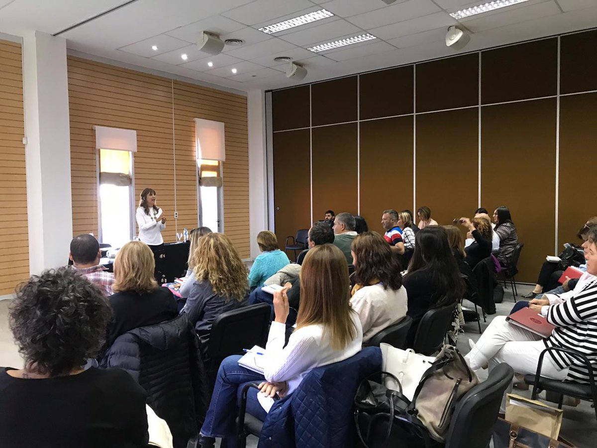 VicZorraquin's tweet photo. Excelente jornada en #Olavarria con toda la #region25. Realizamos grandes avances para construir mejores dispositivos de capacitación para llegar a más docentes y más escuelas. @CiieOlavarria #CIIEs2019 https://t.co/ZhMmBqcu6V