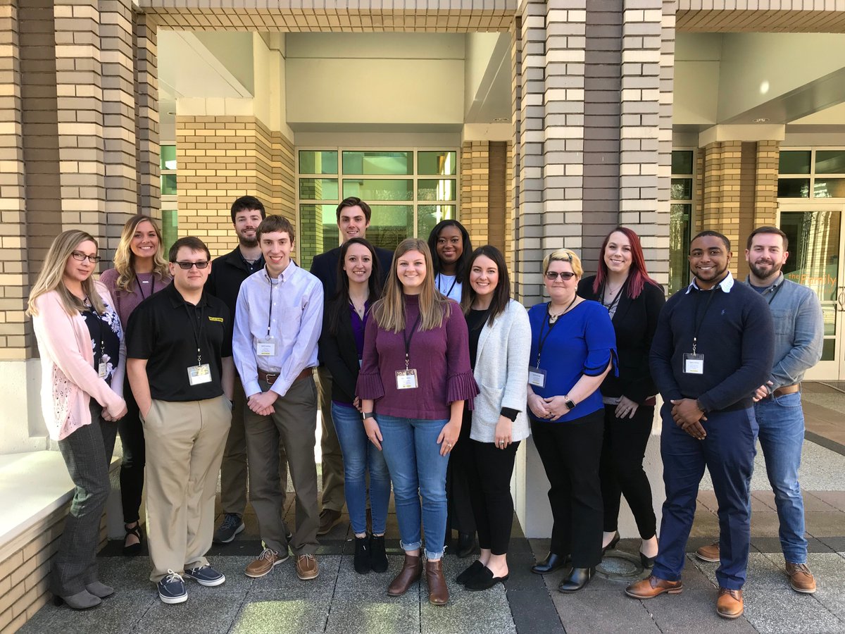 DGCareers's tweet photo. This week Dollar General hosted its 2nd College Symposium! Attendees heard from our leadership teams, participated in networking and learned more about our focus on diversity &amp; inclusion.

#growwithus #dgcollegesymposium #dginclusion https://t.co/JwTs89KwGR