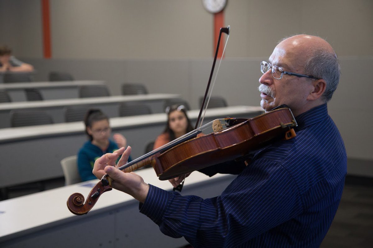 BlantonMuseum's tweet photo. It's Bach's Birthday Month! (try saying that 5 times fast)
Celebrate everyone's favorite baroque bae & drop by today at 11:30am to hear Michael Domjan perform as part of @BachInTheSubway 🎻
Learn more →https://t.co/28QHT64Uzr #bachisback https://t.co/Mx5kJ0cJRC