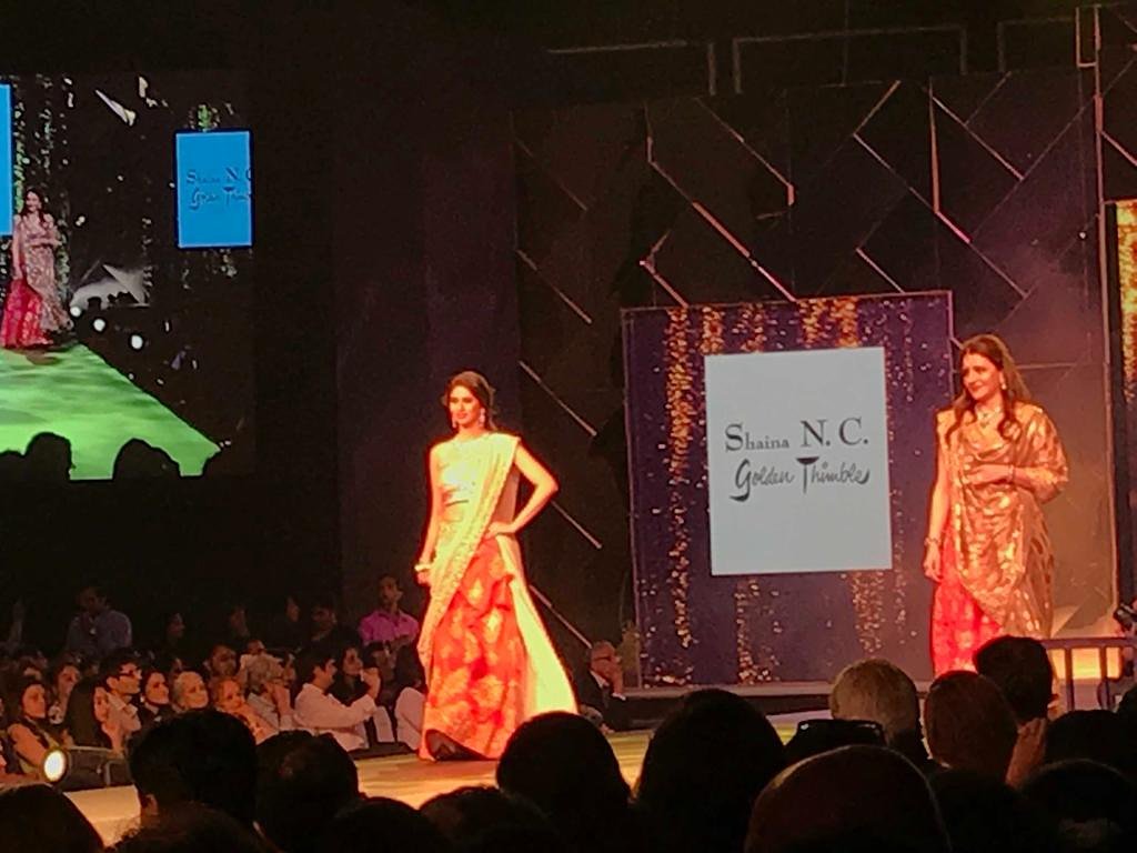 caringwithstyle's tweet photo. #ShainaNC's collection at Caring With Style 2018. 

#Fevicol #Pidilite #CPAAIndia #FightCancer #CaringWithStyle #Mumbai #FightCancerWithStyle #Charity #GoodCause #Donate #GiveYourTime #DonateBlood #Cause #FundRaising #Faith #Hope #India #FashionShow #FashionWithACause #Donation https://t.co/Xfyw8EIPEP
