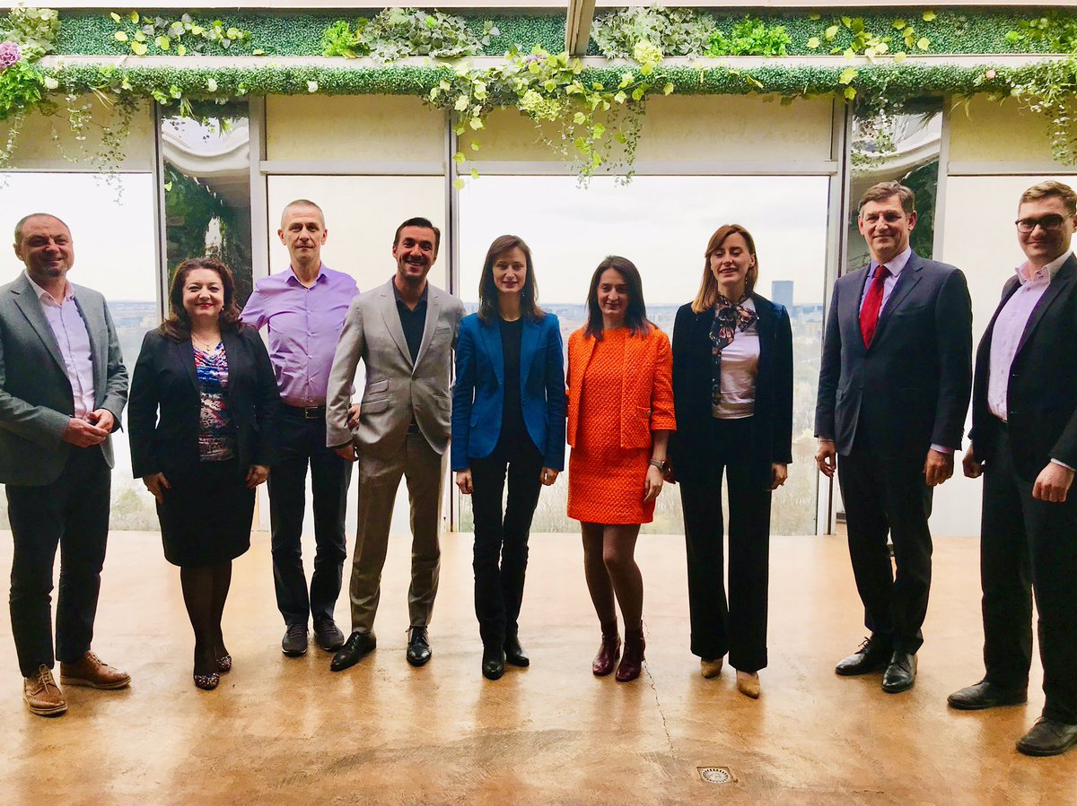 GabrielMariya's tweet image. Excellent meeting w/ 🇷🇴 Coalition for Industry 4.0 on how can we support each other so that our StartUps and citizens may fully benefit of the programs and initiatives we put in place to build an innovative &amp;amp; inclusive #DigitalEU #DIH #DEP #DOT #eHealth #AI. Thank you @DanNechita