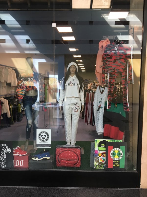 levelup702's tweet image. Go check out our latest merchandise @ThePlaceVegas and also here @www.Levelupclothing702.com!🔥💪🏿