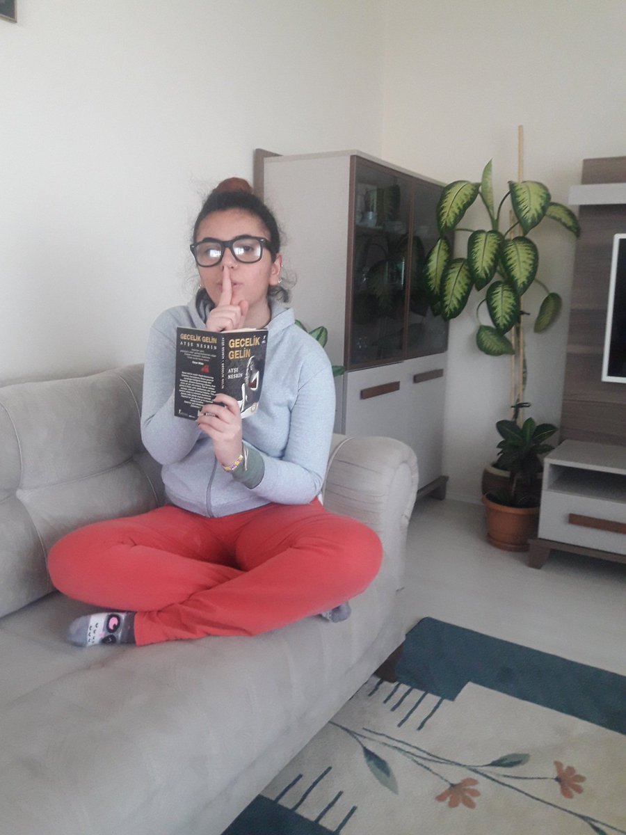 MyEdda_'s tweet photo. Birazda kendime vakit ayırcam asosyellik kattiyen tercihim değildir sosyallik hayatımda baakidir saatlerce kafamı kitaba gömcem tweet yok rt yok fav yok işinize gelirse gelmezse unf yapın çokta şey değil😊 https://t.co/TfisOGYTZ2