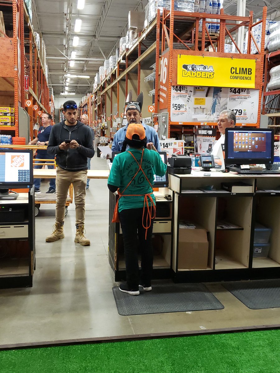 HD_Store0233 tweet media