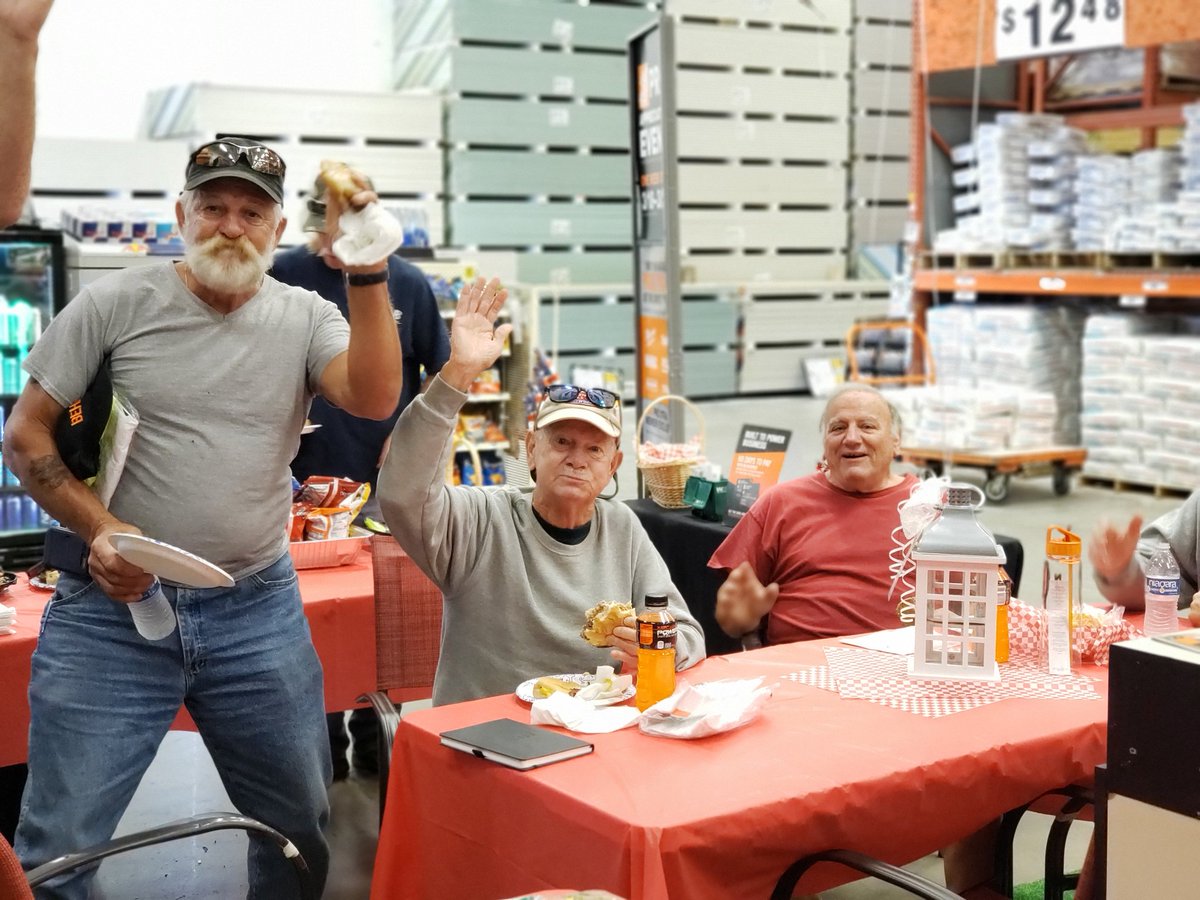 HD_Store0233 tweet media