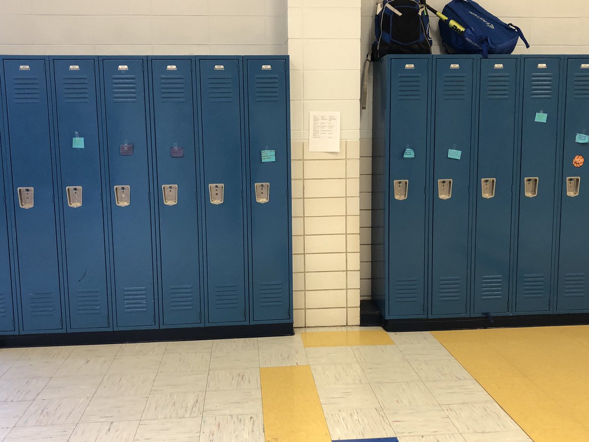 FordlandFca's tweet photo. You may just see regular lockers; look closer.  The small pieces of paper you see are notes of encouragement and scriptural truths.  Fordland MS FCA is so blessed to have a student leadership staff that has a heart for loving and sharing Christ with others. https://t.co/2tJAnjPrIC