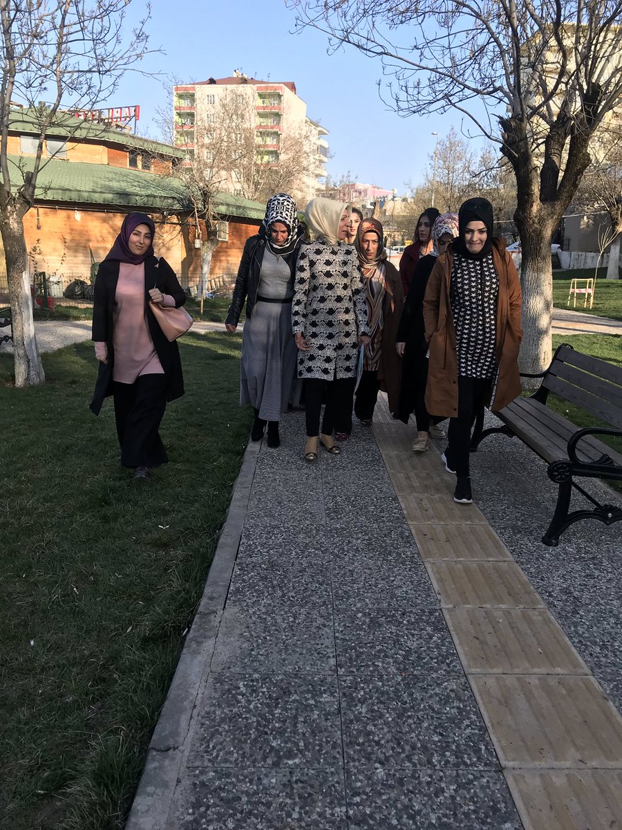Sayın nurten temiz başkanımızla parkı ziyaret ederek halkımızın nabzını yokladık 
#ak#kadınlar #sahadan #ses #veriyor