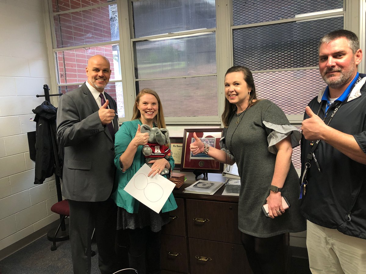 Angiewalker1528's tweet photo. Teamwork &amp; collaboration! #ShelbyLearns #ShelbySEL https://t.co/0iK0JZvmJm