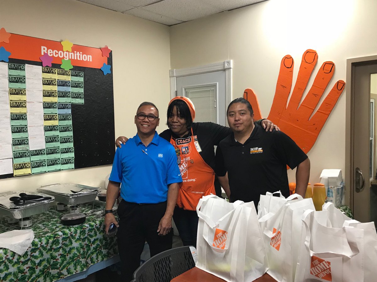Today at The Wood 2583 we celebrate our Pros. VIP breakfast ⁦@818_CE⁩ ⁦<a href="/JoeZuniga1/">Joe Zuniga</a>⁩ ⁦<a href="/ASDS_2583/">ASDS Pam 2583</a>⁩ ⁦<a href="/paulclymer/">Paul Wagner</a>⁩
