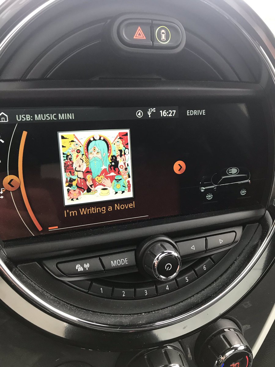 amelie_gc's tweet photo. Dilemma of the day: should I go now and arrive right on time at school to pick up the kids, or should I listen to the end of my favorite #FatherJohnMisty song I’m Writing a Novel 🤔 https://t.co/tGpTXHctj7