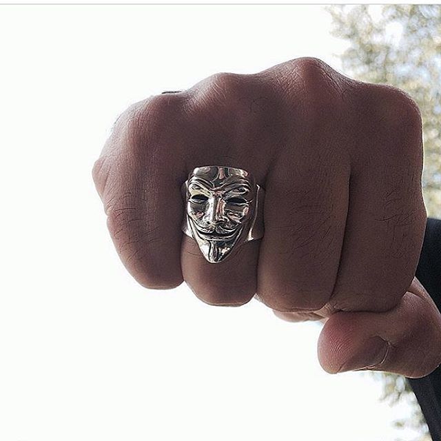 mavajewelry's tweet photo. Remember remember the 5th of November.
The Vendetta Ring in solid sterling silver.
__________
#guyfawkes #gunpowdertreasonandplot #vforvendetta #mensaccessories #silverjewelry #mtljewelry #mavajewelry #silverring #statementring #statementjewelry #mensfa… https://t.co/xlGL6xqTPP https://t.co/mi4SS4bVJ2