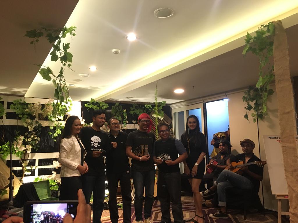 indonesia_itx's tweet photo. 3rd from THS for Games at Jogja Bay. Day 2. Yogyakarta 19 - 22 Maret 2019 #THS #DCOOuting2019 #SynergyWayofDisruption #alwaysthebest #alwaysthestar #alwaysthewinner #jacksparrow @A_Sugiarto2015 https://t.co/xUVf6RAvY9