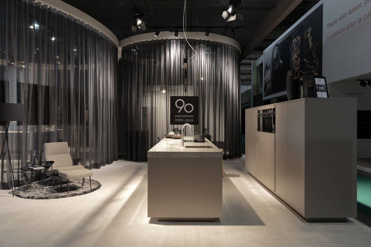 SieMatic_Chi's tweet photo. The motto “Timeless by Tradition”, with which SieMatic is celebrating its 90th anniversary this year, was also the slogan at the “Batibouw” fair in Brussels #timelesselegance #timelessdesign #kitchendesign #kitchentrends #siematic #luxurykitchens #designerkitchen https://t.co/12C1SMuS8b