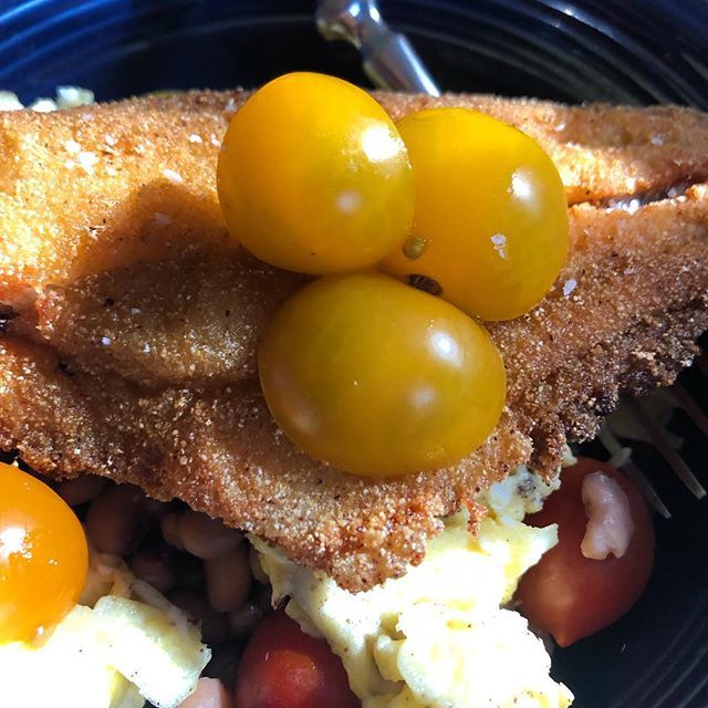 LoganJrChef's tweet photo. #cafish #breakfastbowl #friedcatfish #blackeyedpeas #eggs #tomatoes #dontjudgemysouthernstyle #iammissinggrits #chef #cheflife #leftovers #masterchefjunior https://t.co/xvwJIUNgoc