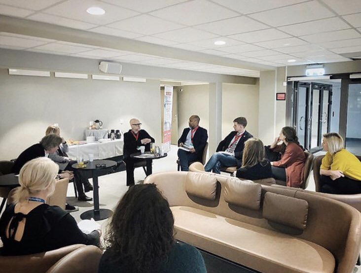 Frukostsamtal tête a tête med Björn Siesjö och Duveds Framtid Åre. Spännande samtal om staden, landsbygden, livsmiljö, kontext och Duvedsmodellen. Bygg Göteborg mässan började bra ✨