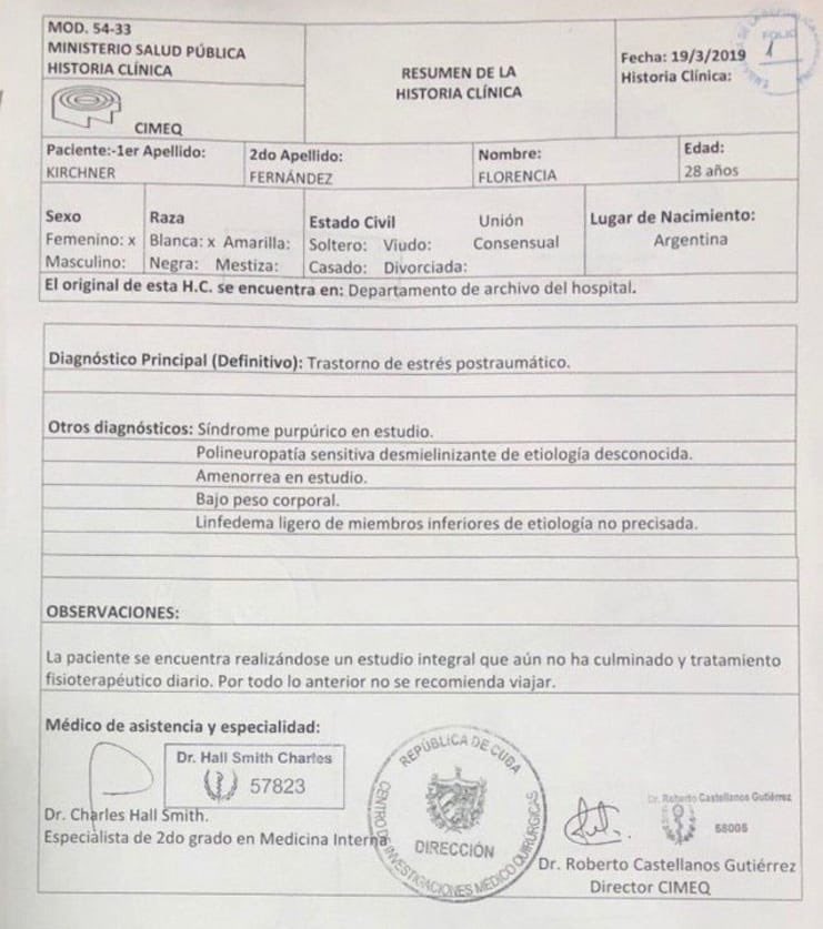 CarlosEguiaUno's tweet photo. Señora, ya que tuvo la gentileza de compartir con todos los Argentinos el diagnóstico de su hija!! Porque no aprovecha y le saca una foto a su titulo de Abogada así lo  vemos todos ?? Dale RT para que lo publique https://t.co/TKhU0noOv7