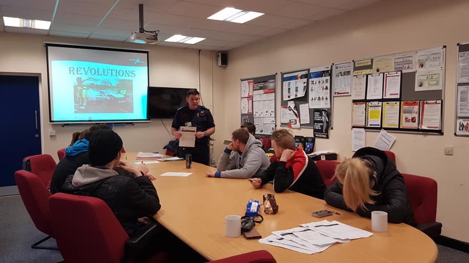 MAWWRoadSafety's tweet image. A very interactive day on Revolutions today. Some participants admitted they never wear seatbelts. Consequences shown and explained = all vowed to wear one in future 🚒🚗🏍👍#ceredigionyouthservices #fatal5 #changingbehaviour #youngdrivers