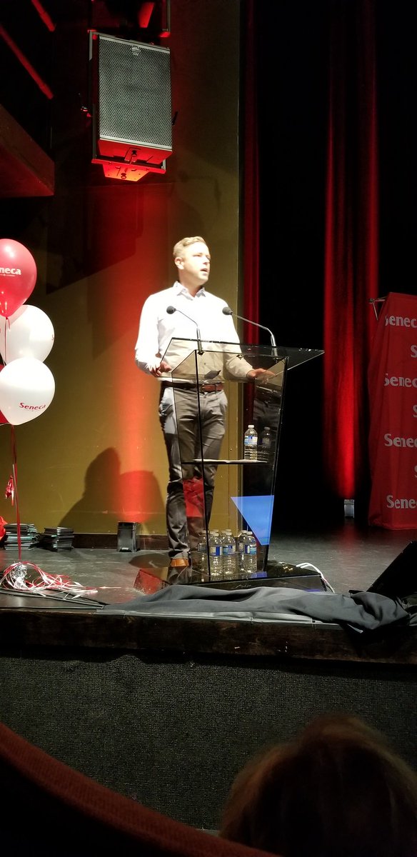 TheresaSeto's tweet photo. Craig Lund, President Marketing Talent Inc., "you've got a great education, now get some experience. Volunteer in your field. Don't just look at the big brands." @SenecaCollege @SenecaBusiness @SenecaMarketing #MakeItHappen #SenecaProud https://t.co/dAutLpL0ah