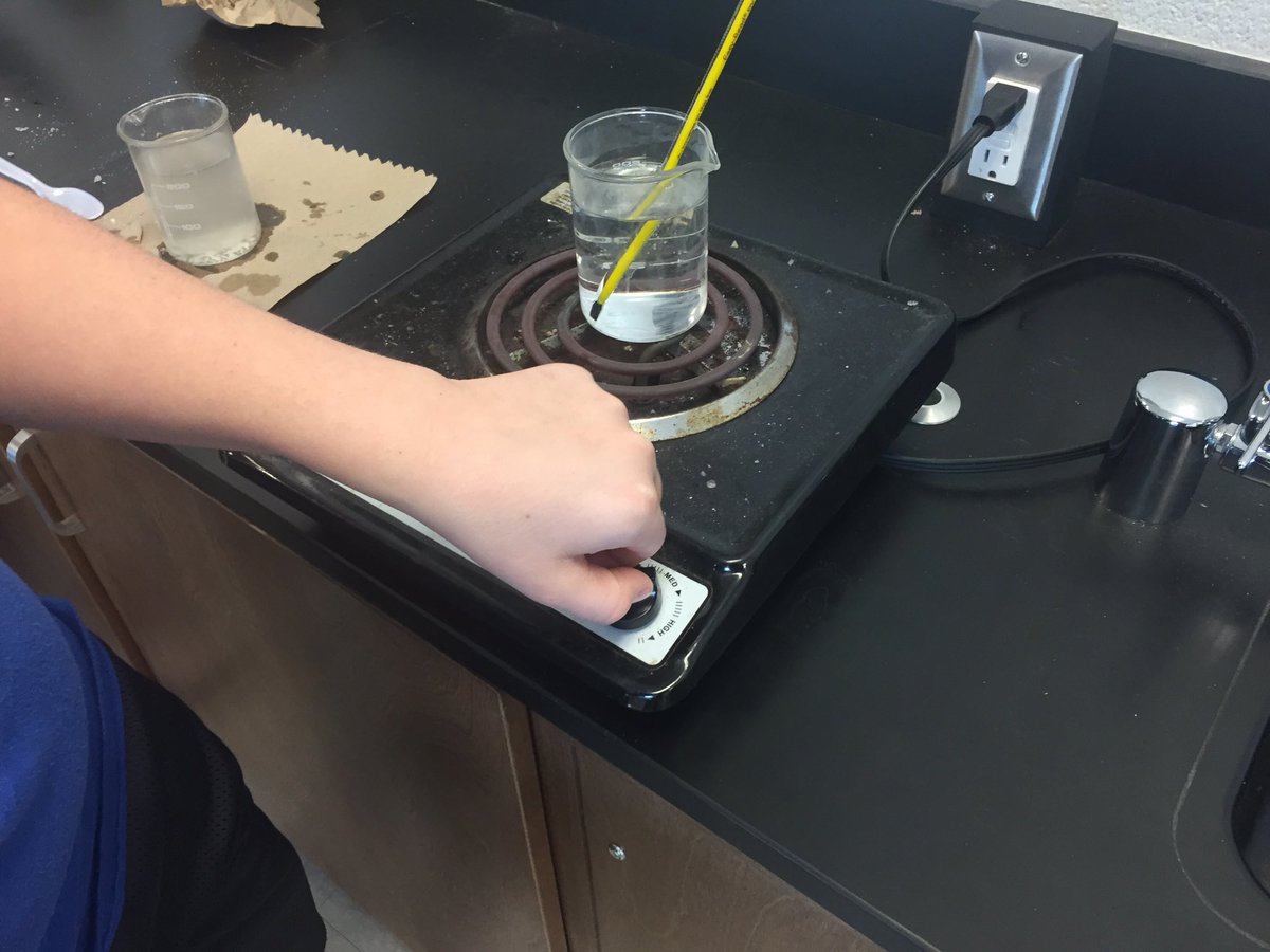 bamaguy1218's tweet photo. Understanding dissolving rates @CoosaHighSchool through data and observation. @FloydCoSchools #flocoscience https://t.co/AMySwwOhXd