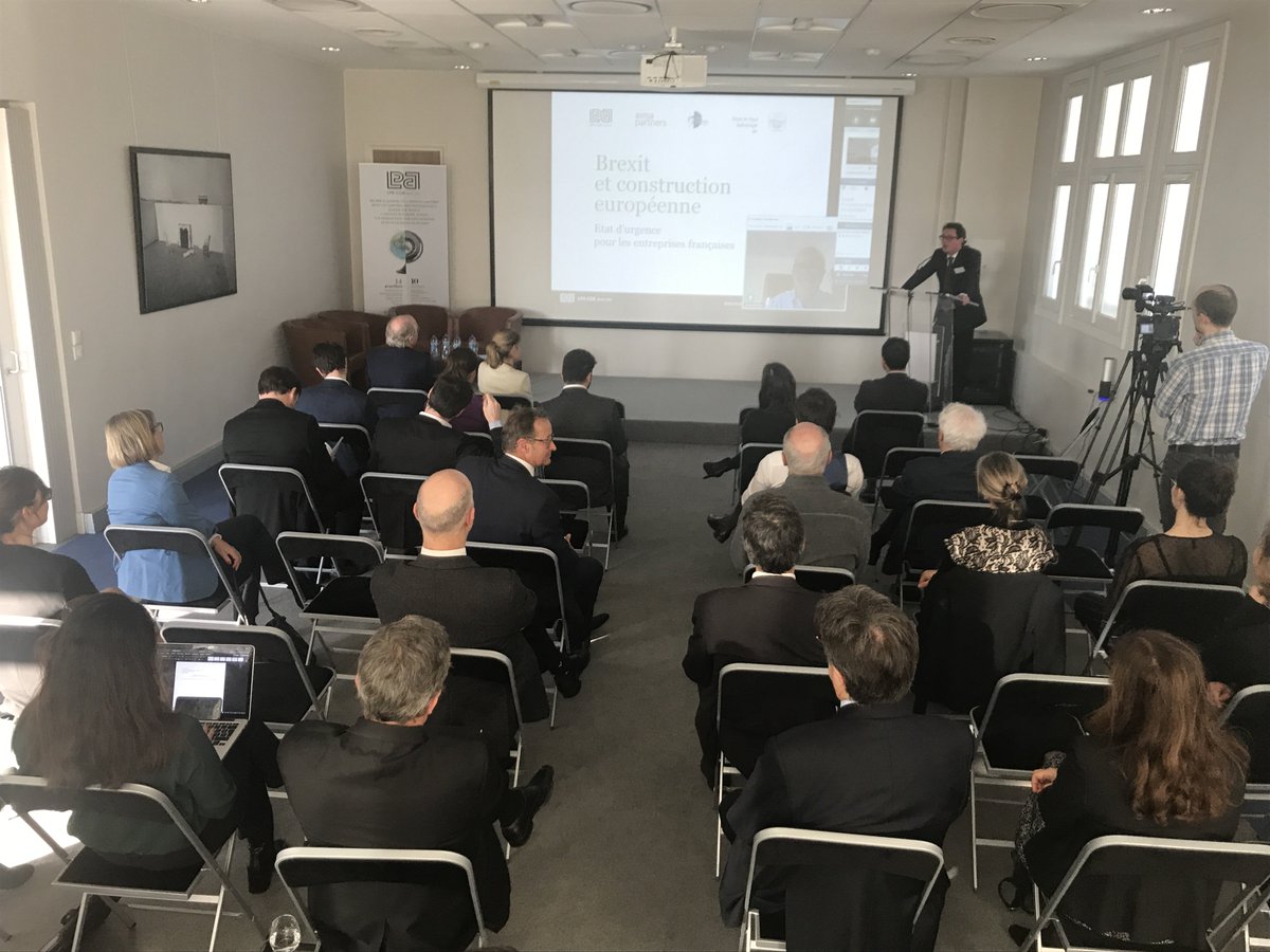 La conférence « Brexit et construction européenne » démarre ! avec <a href="/jean_bizet/">Jean Bizet</a> 
@DenisMacShane <a href="/MarieLebec78/">Marie Lebec</a>  <a href="/Fr_Perret/">François Perret</a> et Emmanuel Tricot
#brexit