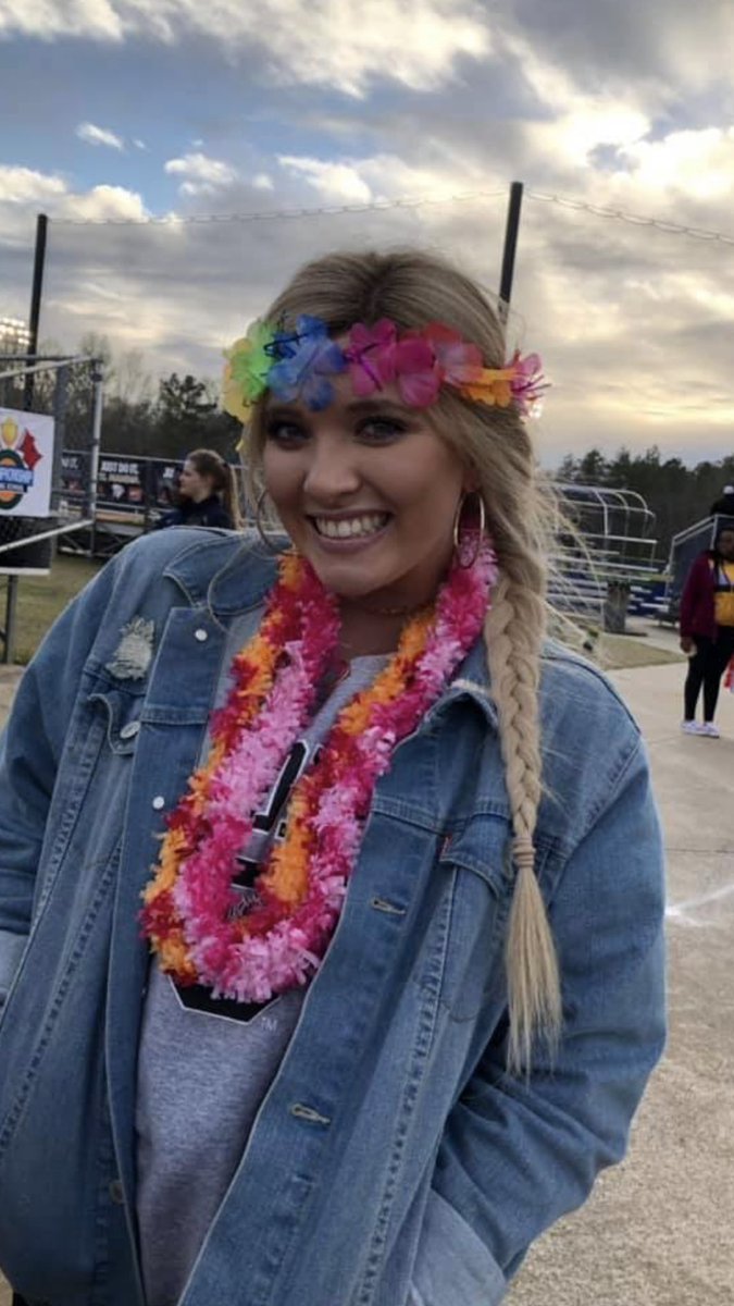 kendallmparker's tweet photo. This is Sammy. She is my BEAUTIFUL best friend. Sammy has alopecia which is an autoimmune diseases that causes her to lose her hair. This week she let me cut &amp; shave what was left of her hair. She is so strong &amp; confident and I am so PROUD of her! God is so good. ❤️ Proverbs 3:5 https://t.co/yopwiAEQdF