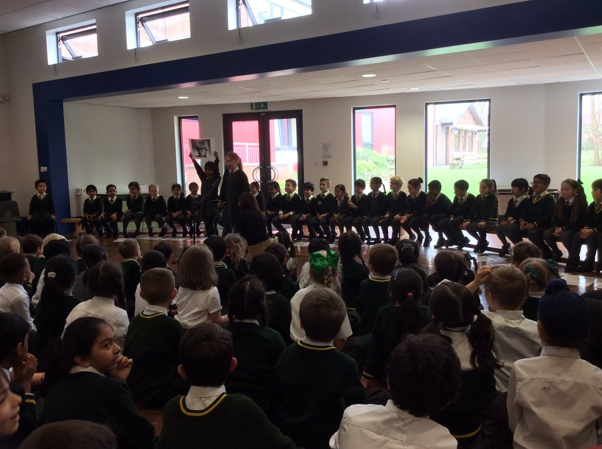 ElmridgeSchY0's tweet image. A massive well done to all the children on your amazing Andy Warhol assembly this afternoon. Your teachers are all very proud of your efforts. #popart #classassembly #performance #yellowsubmarine