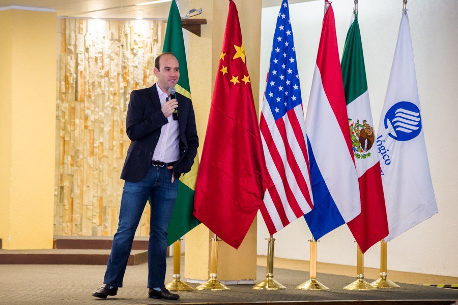 egade's tweet photo. Day two at our Latin American Global Residency #OneMBAlatam @ReneSalazar, Business Development Manager at @PayPalMexico, explains how a global company faces the challenges of doing business in local markets.  @FGV, @RSMexed, @UMiamiBusiness #XiamenUniversity https://t.co/CaoEXXs0Rr