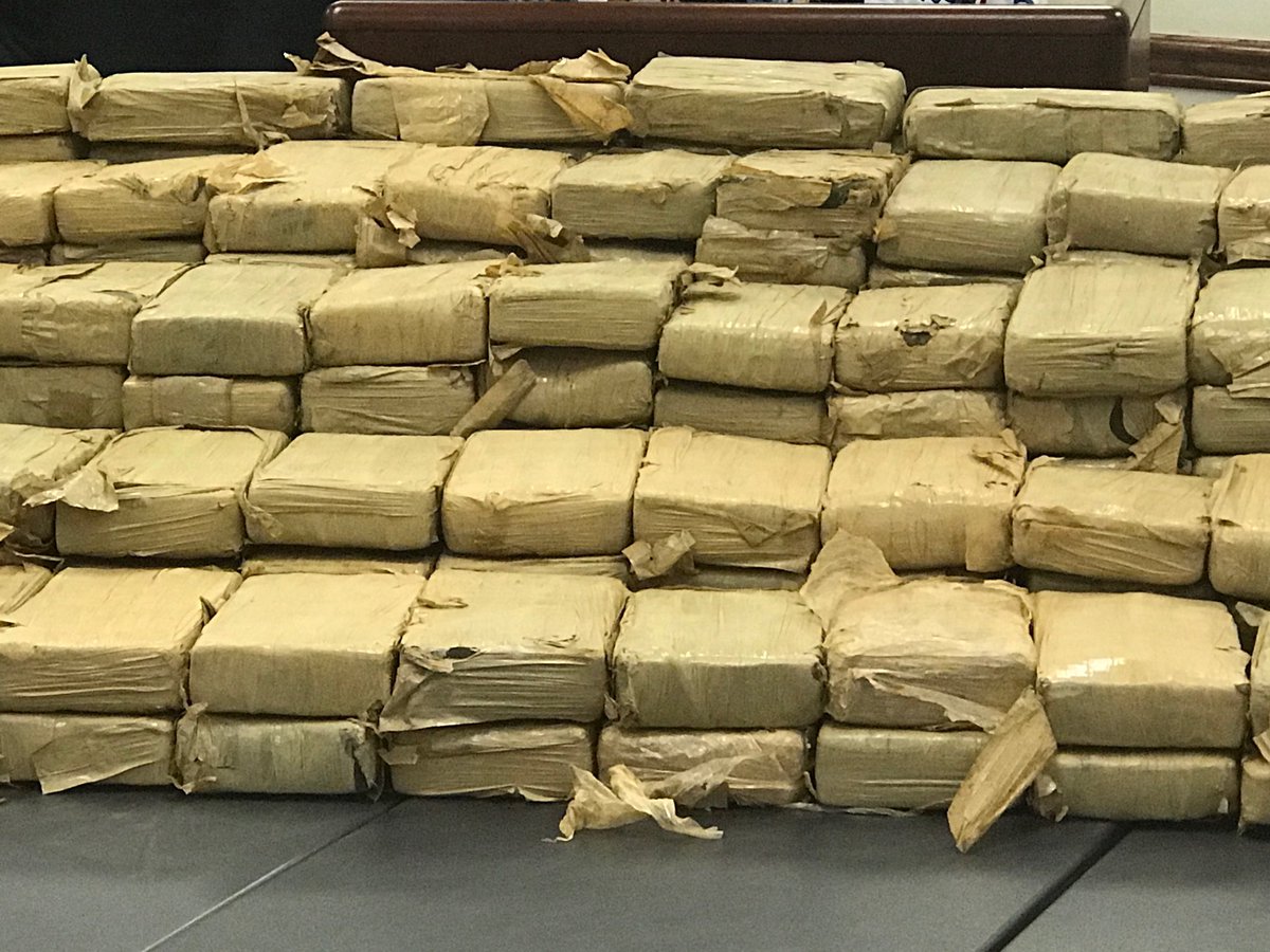 Mark_LaValla's tweet photo. Cocaine seized by Philadelphia Customs and Border Protection. 537 kilos which is 1,185 pounds. Unbelievable sight to see this in person.⁦@FOX29philly⁩ ⁦@Mark_LaValla⁩ https://t.co/oP3HZU7mim