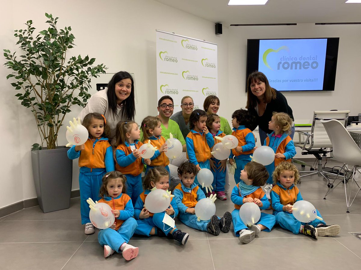 👏👏Hoy hemos recibido la visita de los niñ<a href="/s/">『S』</a> la escuela Caracol.
👌Les enseñamos las instalaciones y les contamos cómo cepillarse correctamente los dientes 🦷 😃.
 Jugaron a ser dentistas😷 😂‼
 👏👏Muchisimas Gracias por vuestra grata visita, deseamos os lo pasárais muy bien‼