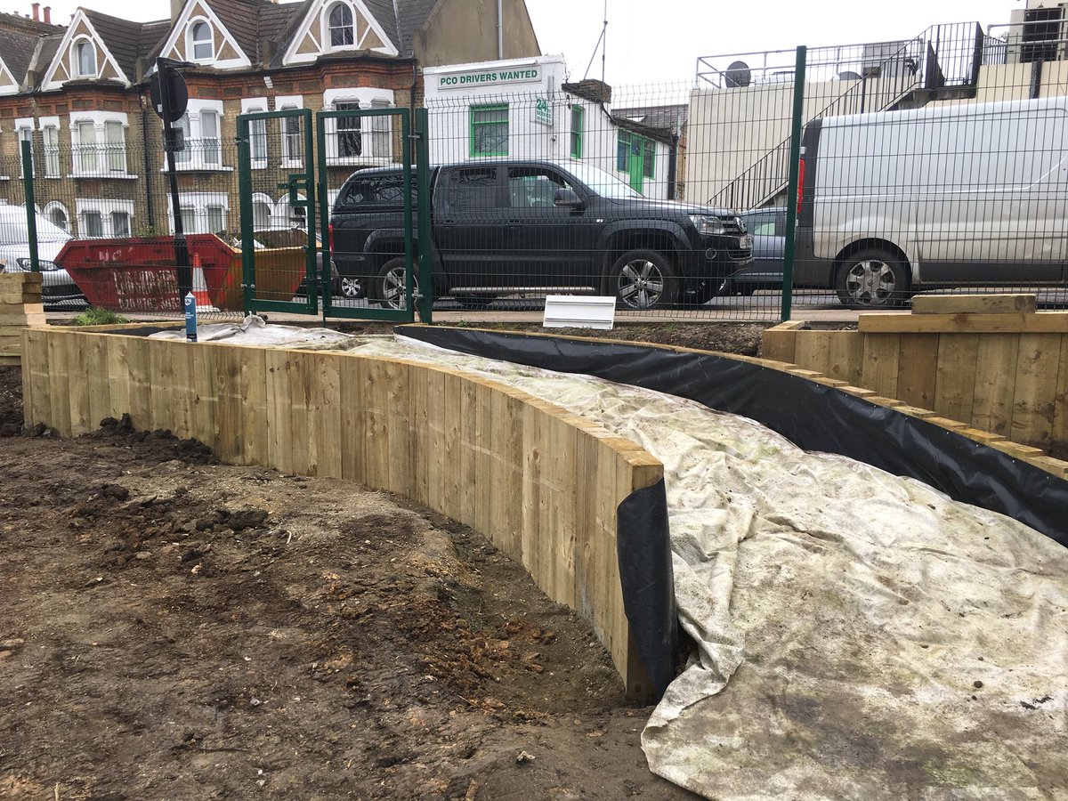 CroftonGarden's tweet photo. Week 5: ramped entrance now fully in place. And another planter under construction. Finally the garden will be easier to access! #InclusiveDesign #UniversalDesign. https://t.co/JyhK0CzV3W