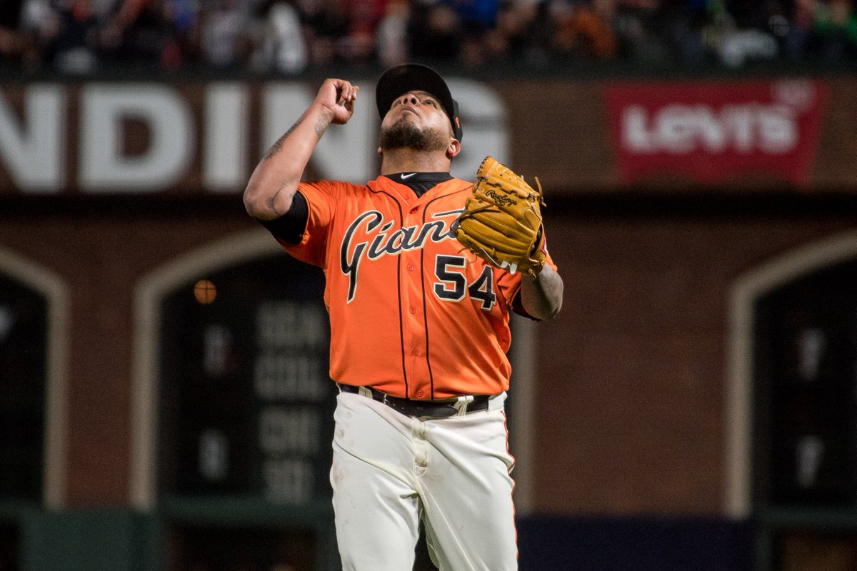 PavlovicNBCS's tweet photo. Hello, Giants fans. I have noticed that a lot of you are angry all the time. So here are some reasons to be optimistic about 2019. Don't yell at me. https://t.co/tYgCyOhpkP https://t.co/Thojun5vZn