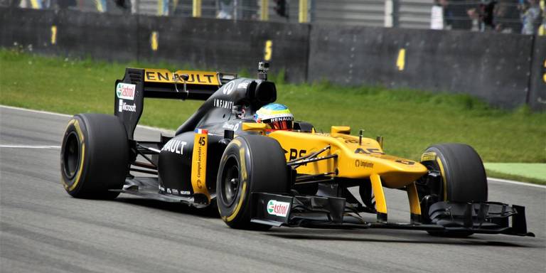 NielsGarage's tweet photo. Deze zomer raast er een pijlsnelle en vooral knalgele @RenaultF1Team bolide over het circuit van Assen! Wij zijn erbij. Jullie ook?
https://t.co/UfMvDJIZuK #DrivenByDriving #RenaultF1 #F1 #Formule1 #TTCircuitAssen https://t.co/LtE5Nqrgfw