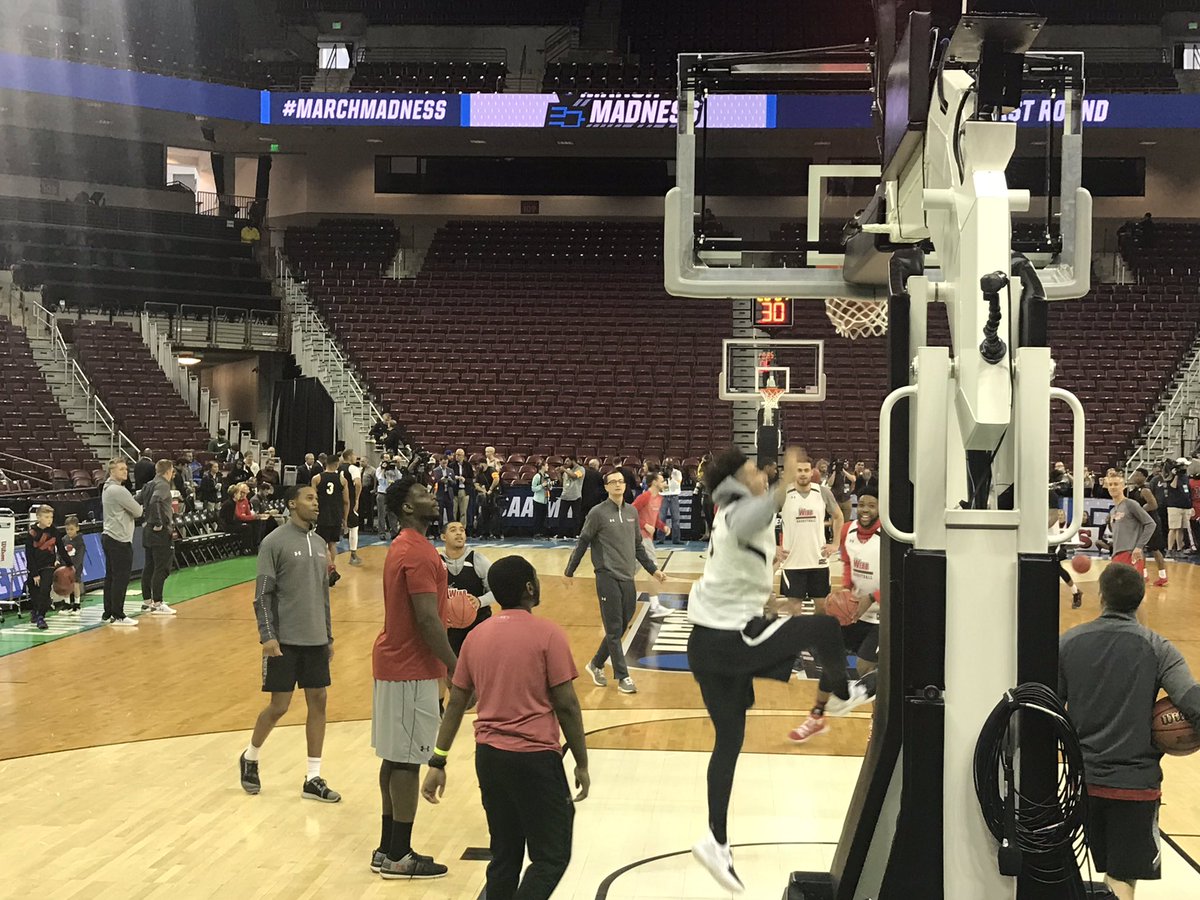 UofSC_HRSM's tweet photo. HRSM students are learning today in a classroom Columbia hasnβt seen in 49 years. #marchmadness #experientiallearning #learneverywhere #uofsc #ncaa #realcolumbiasc https://t.co/4r6iBPccpJ