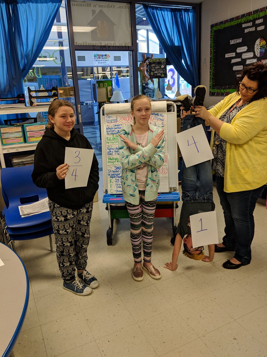 melindaodom5's tweet photo. 5th grade learning to divide fractions. @HollisterElem @Hollister_RV #HESTIGERFAMILY https://t.co/l8M1fkNWME