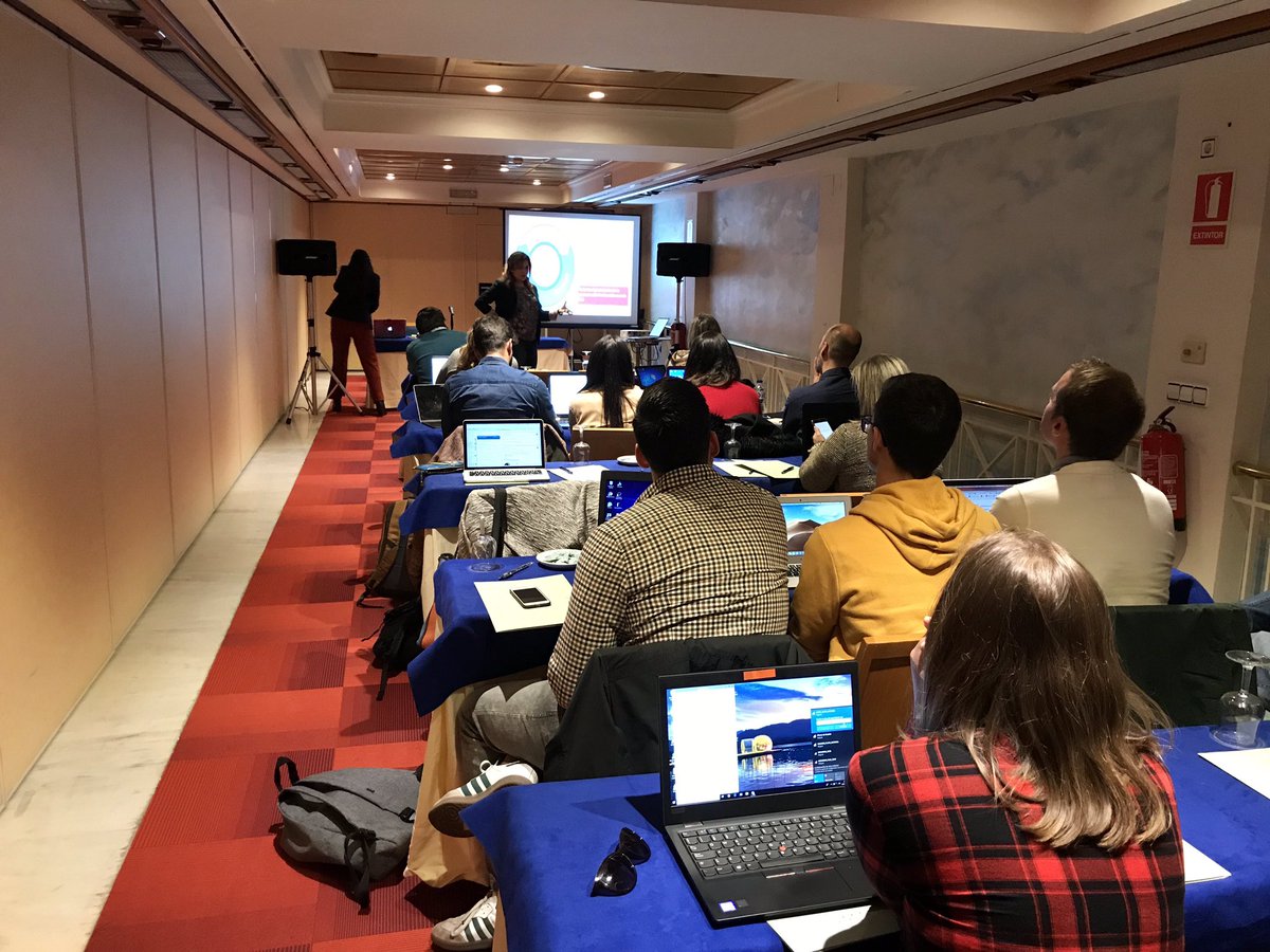di_nitto's tweet photo. En el Hotel Playa Victoria aprendiendo sobre “Inbound Marketing” de la mano de grandes profesionales como @AzaharaBenito y @Crisluqe de @Extravaganza_Mk 

¡En Cádiz hay mucho #marketing! https://t.co/CBikE5dF1P