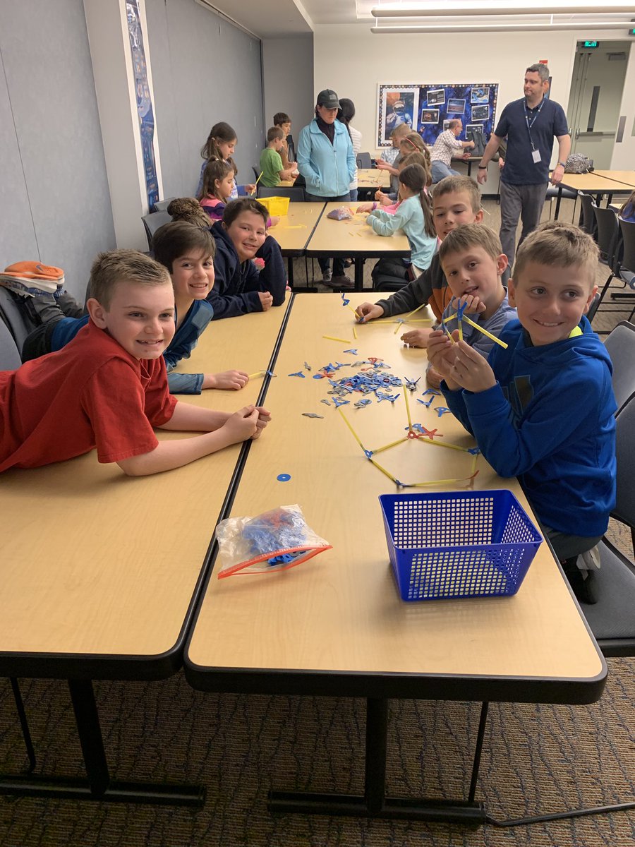 khill_lcps's tweet photo. Building moon habitats at the Udvar Hazy! #moon #stem #havingfun https://t.co/QITXl8ts39