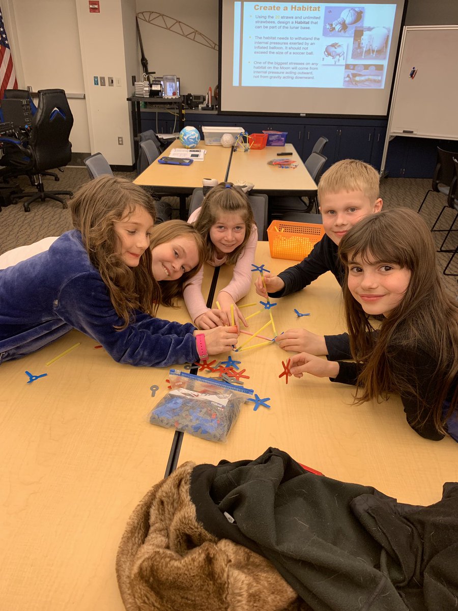 khill_lcps's tweet photo. Building moon habitats at the Udvar Hazy! #moon #stem #havingfun https://t.co/QITXl8ts39
