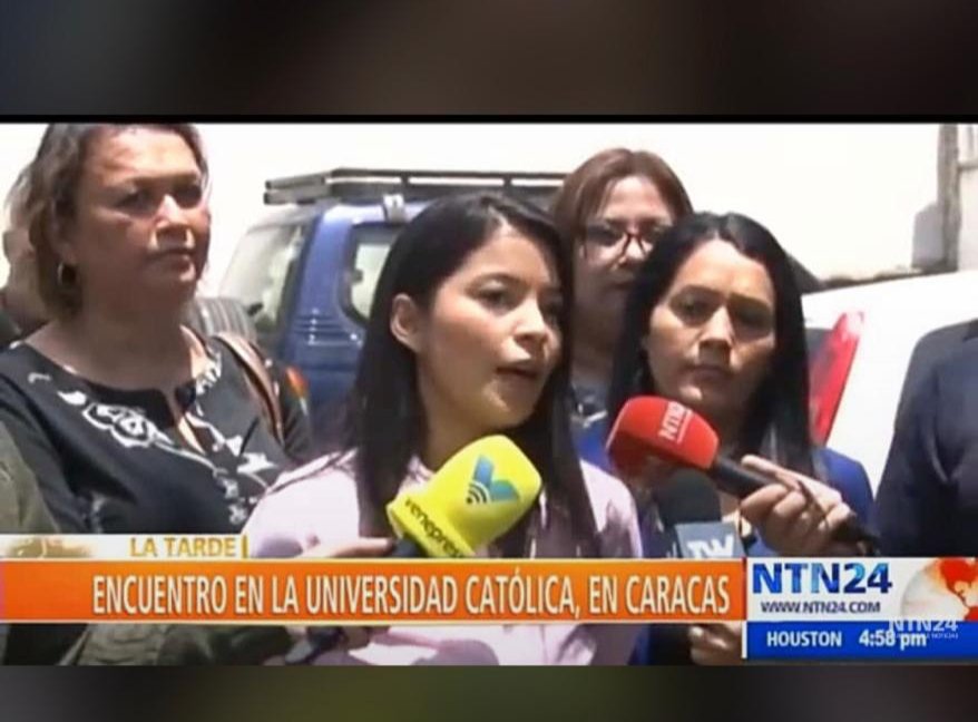 2017Presos's tweet photo. Sólo exigimos un DERECHO como venezolanos que somos, y es el DERECHO AL DEBIDO PROCESO, NO MÁS RETARDO PROCESAL, nuestros esposos QUIEREN defenderse y luchar por un Juicio JUSTO y ganar la LIBERTAD PLENA, ES MUY DIFÍCIL ESO EN NUESTRO PAÍS? @ONU_es #libertadparalospetroleros https://t.co/pOEAe1K1Dh