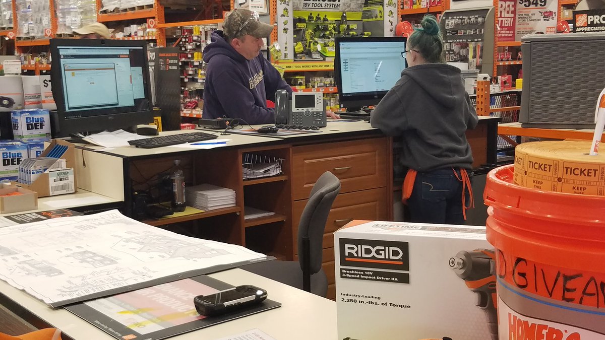 Sp18tk's tweet photo. Chloe learning how to sign up for commercial accounts!!!@GreenwoodHD2019 https://t.co/lZ4WsNuwpl