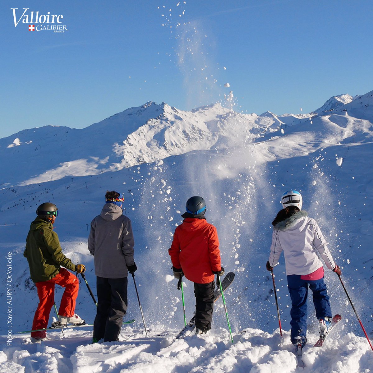 valloire's tweet photo. En direct de #CMatTheTop 🏔✨
journées dédiées aux community managers de montagne 🌲✨
Les chiffres de l’année révélés !
@valloire 🥇 1ère station 🇫🇷
pour son taux d’engagement
sur les réseaux sociaux 👍🏻✨
Merci à tous ! 😊🤗😘
🙋🏼♀️ 👨🏻💻 🙆🏼♀️👷🏻♂️👩🏻🎨👩🏻🌾👩🏻🍳🙆🏼♂️
#CM #socialmedia #Valloire https://t.co/4pQHbwGU7f