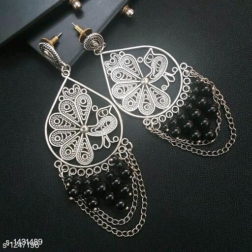 _Get ready to stun everyone around you with these stunning Jewellery Sets. Shine brighter than others._

Catalog : *Ladies Twinkling Stylish Jewellery Sets*

Material: Alloy / Copper / Artificial Flowers / Beads

Work: Beads / Kundan / American Diamond / Gota Patti.